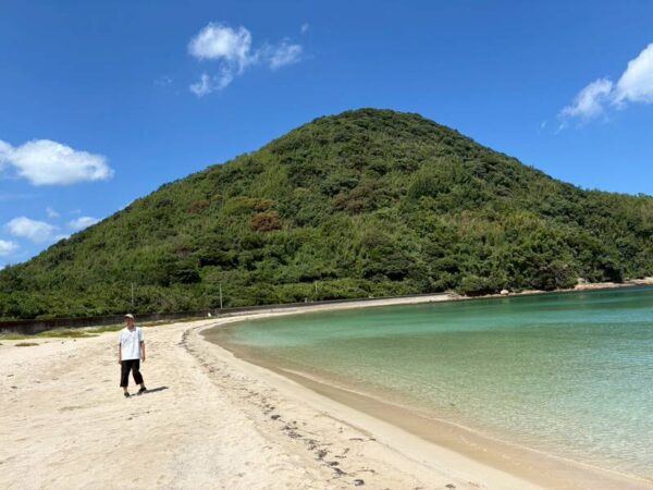 まだまだ夏の色の海
